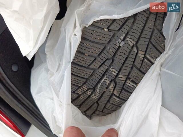 Белый Хендай i30, объемом двигателя 1.6 л и пробегом 171 тыс. км за 7650 $, фото 10 на Automoto.ua