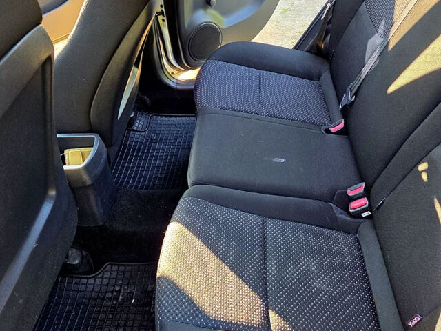 Белый Хендай i30, объемом двигателя 1.4 л и пробегом 182 тыс. км за 6000 $, фото 5 на Automoto.ua