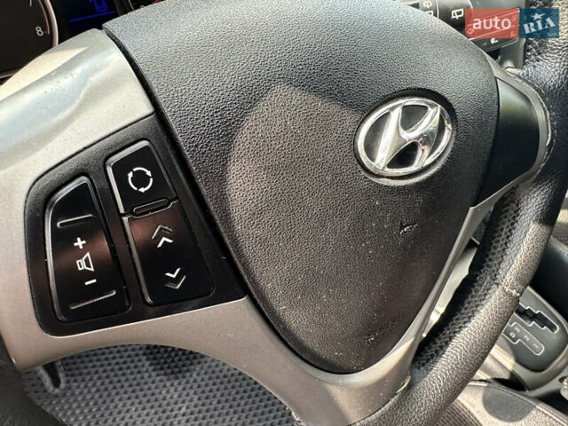 Білий Хендай i30, об'ємом двигуна 1.59 л та пробігом 202 тис. км за 6900 $, фото 24 на Automoto.ua