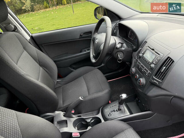 Белый Хендай i30, объемом двигателя 1.6 л и пробегом 164 тыс. км за 7500 $, фото 12 на Automoto.ua
