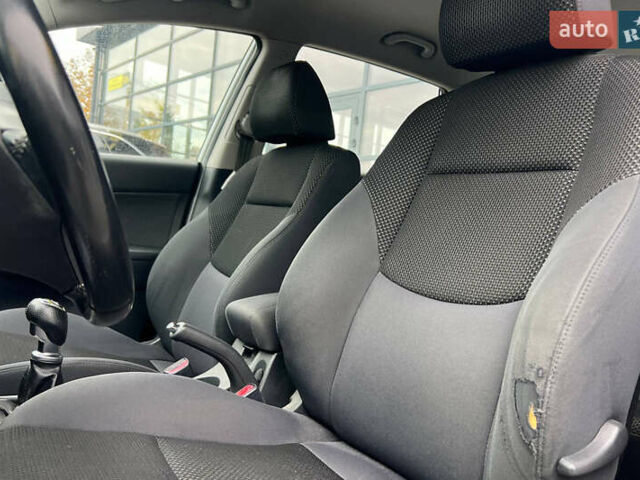 Белый Хендай i30, объемом двигателя 1.58 л и пробегом 250 тыс. км за 5700 $, фото 19 на Automoto.ua