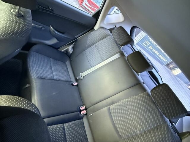 Белый Хендай i30, объемом двигателя 1.6 л и пробегом 150 тыс. км за 5950 $, фото 13 на Automoto.ua