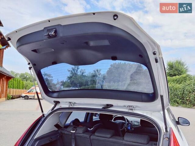 Белый Хендай i30, объемом двигателя 1.6 л и пробегом 163 тыс. км за 6500 $, фото 2 на Automoto.ua