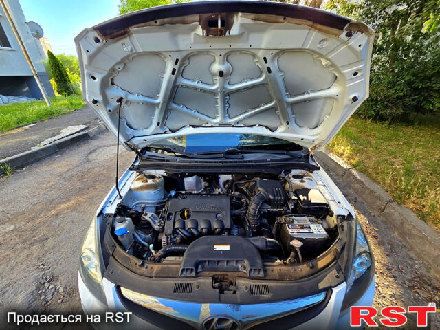 Белый Хендай i30, объемом двигателя 1.4 л и пробегом 182 тыс. км за 6000 $, фото 1 на Automoto.ua