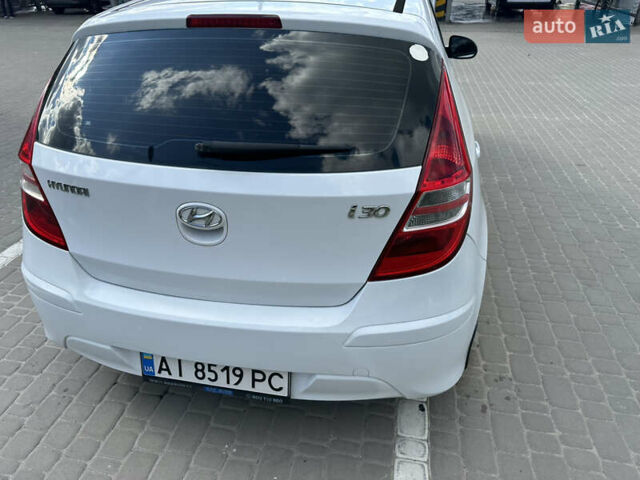 Білий Хендай i30, об'ємом двигуна 1.59 л та пробігом 202 тис. км за 6900 $, фото 39 на Automoto.ua