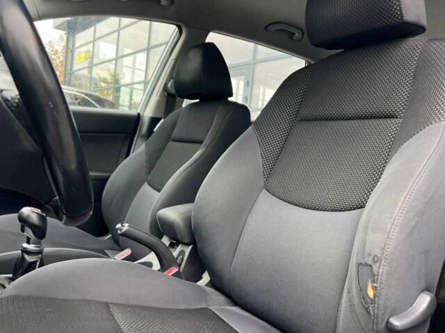 Белый Хендай i30, объемом двигателя 1.6 л и пробегом 250 тыс. км за 5700 $, фото 19 на Automoto.ua