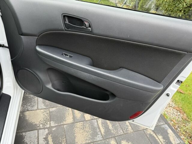 Білий Хендай i30, об'ємом двигуна 1.6 л та пробігом 164 тис. км за 7500 $, фото 15 на Automoto.ua