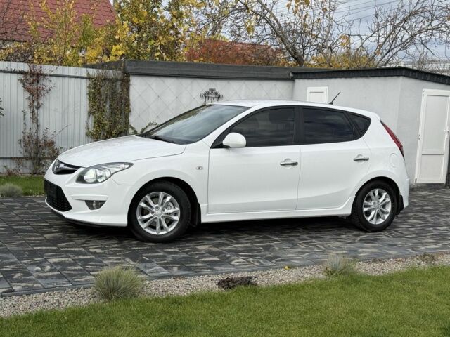 Білий Хендай i30, об'ємом двигуна 1.6 л та пробігом 164 тис. км за 7500 $, фото 11 на Automoto.ua