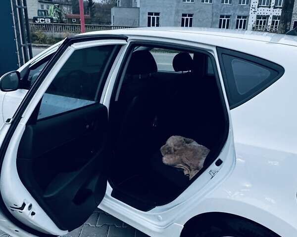 Белый Хендай i30, объемом двигателя 1.6 л и пробегом 236 тыс. км за 7300 $, фото 5 на Automoto.ua