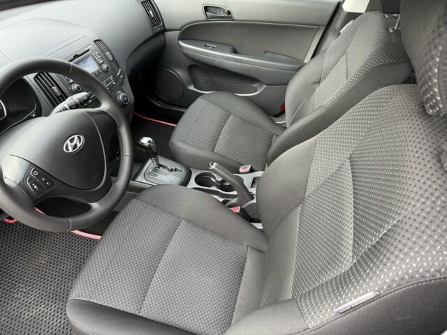 Білий Хендай i30, об'ємом двигуна 1.6 л та пробігом 164 тис. км за 7500 $, фото 5 на Automoto.ua