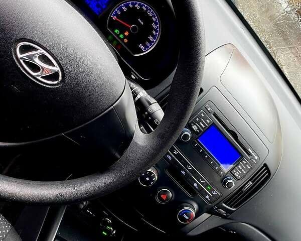 Білий Хендай i30, об'ємом двигуна 0 л та пробігом 140 тис. км за 6800 $, фото 3 на Automoto.ua