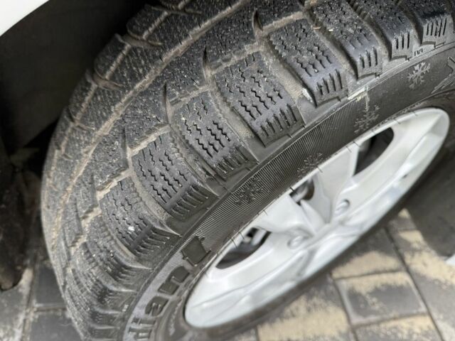 Білий Хендай i30, об'ємом двигуна 1.6 л та пробігом 164 тис. км за 7500 $, фото 3 на Automoto.ua