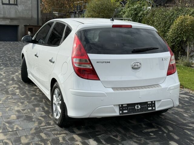 Білий Хендай i30, об'ємом двигуна 1.6 л та пробігом 164 тис. км за 7500 $, фото 7 на Automoto.ua