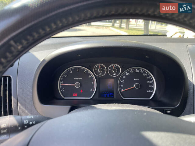Белый Хендай i30, объемом двигателя 1.4 л и пробегом 120 тыс. км за 5500 $, фото 10 на Automoto.ua