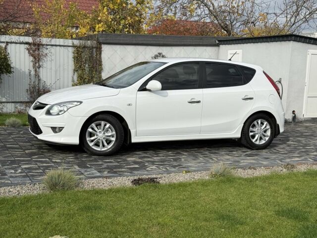 Білий Хендай i30, об'ємом двигуна 1.6 л та пробігом 164 тис. км за 7500 $, фото 10 на Automoto.ua