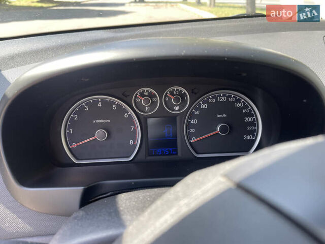 Белый Хендай i30, объемом двигателя 1.4 л и пробегом 120 тыс. км за 5500 $, фото 8 на Automoto.ua