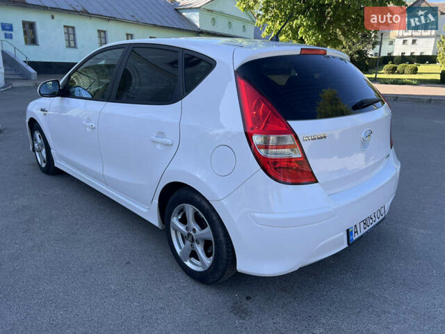 Белый Хендай i30, объемом двигателя 1.58 л и пробегом 263 тыс. км за 6500 $, фото 6 на Automoto.ua