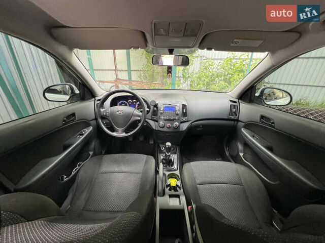 Белый Хендай i30, объемом двигателя 1.58 л и пробегом 258 тыс. км за 6200 $, фото 8 на Automoto.ua