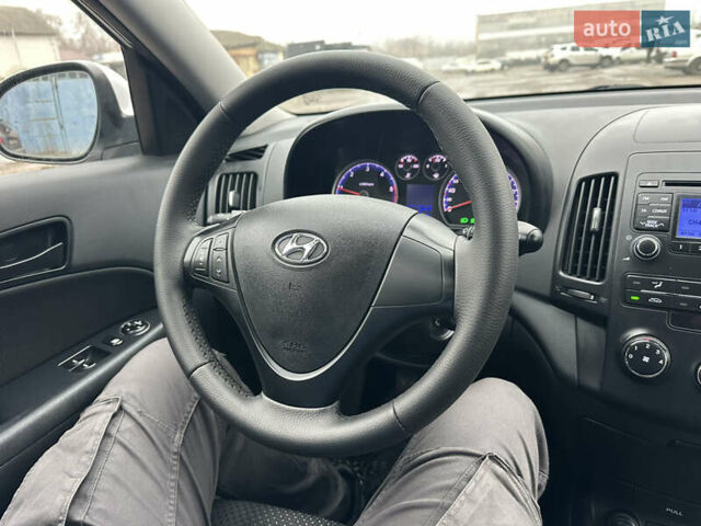 Белый Хендай i30, объемом двигателя 1.58 л и пробегом 180 тыс. км за 7300 $, фото 29 на Automoto.ua