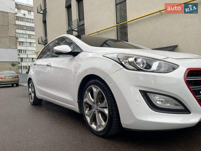 Белый Хендай i30, объемом двигателя 1.58 л и пробегом 134 тыс. км за 8800 $, фото 8 на Automoto.ua