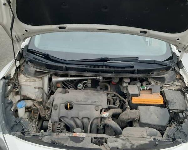 Белый Хендай i30, объемом двигателя 1.4 л и пробегом 121 тыс. км за 8500 $, фото 10 на Automoto.ua