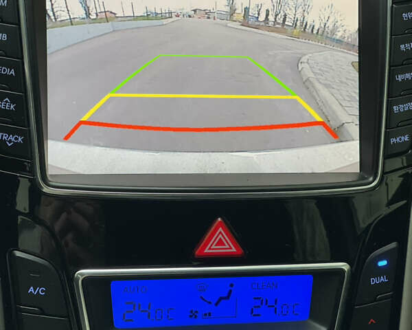 Белый Хендай i30, объемом двигателя 1.58 л и пробегом 134 тыс. км за 8800 $, фото 23 на Automoto.ua