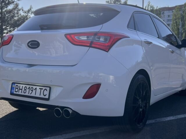 Білий Хендай i30, об'ємом двигуна 1.58 л та пробігом 0 тис. км за 11200 $, фото 3 на Automoto.ua
