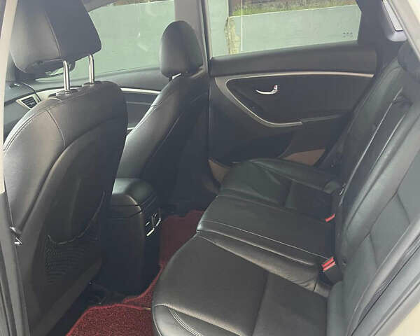 Белый Хендай i30, объемом двигателя 1.58 л и пробегом 134 тыс. км за 8800 $, фото 18 на Automoto.ua