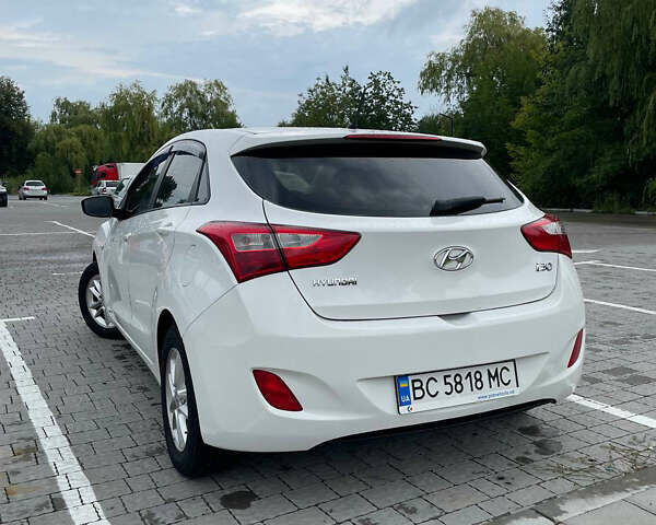 Белый Хендай i30, объемом двигателя 1.4 л и пробегом 206 тыс. км за 7300 $, фото 10 на Automoto.ua
