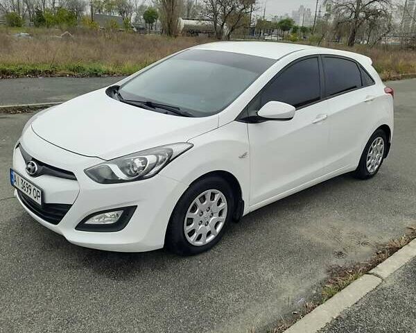 Белый Хендай i30, объемом двигателя 1.4 л и пробегом 121 тыс. км за 8500 $, фото 22 на Automoto.ua
