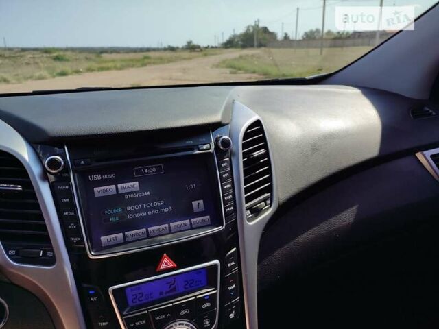 Белый Хендай i30, объемом двигателя 1.6 л и пробегом 175 тыс. км за 10999 $, фото 21 на Automoto.ua