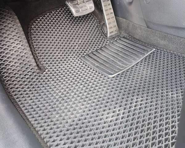 Белый Хендай i30, объемом двигателя 1.6 л и пробегом 175 тыс. км за 10999 $, фото 18 на Automoto.ua