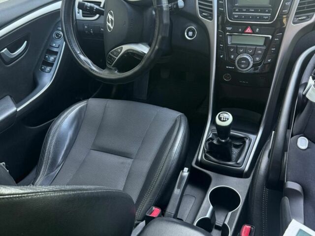 Білий Хендай i30, об'ємом двигуна 1.6 л та пробігом 220 тис. км за 7200 $, фото 3 на Automoto.ua