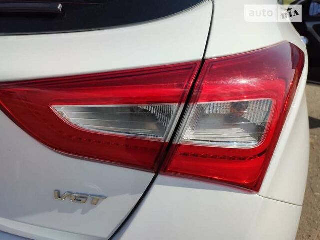 Белый Хендай i30, объемом двигателя 1.6 л и пробегом 175 тыс. км за 10999 $, фото 36 на Automoto.ua