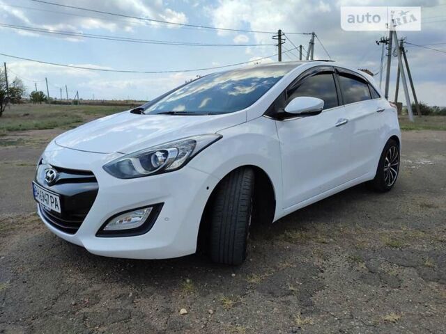 Белый Хендай i30, объемом двигателя 1.6 л и пробегом 175 тыс. км за 10999 $, фото 2 на Automoto.ua