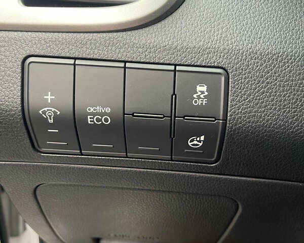 Белый Хендай i30, объемом двигателя 1.58 л и пробегом 134 тыс. км за 8800 $, фото 21 на Automoto.ua