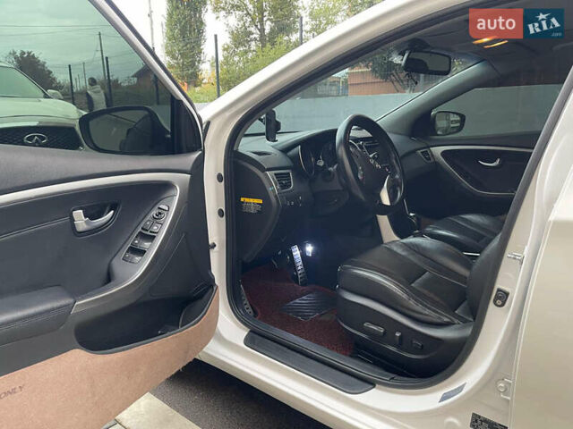 Белый Хендай i30, объемом двигателя 1.58 л и пробегом 134 тыс. км за 8800 $, фото 13 на Automoto.ua