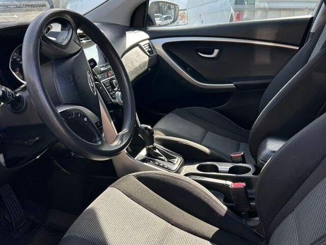 Белый Хендай i30, объемом двигателя 1.59 л и пробегом 169 тыс. км за 7500 $, фото 4 на Automoto.ua
