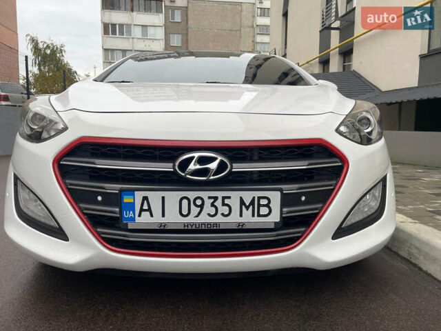 Белый Хендай i30, объемом двигателя 1.58 л и пробегом 134 тыс. км за 8800 $, фото 10 на Automoto.ua