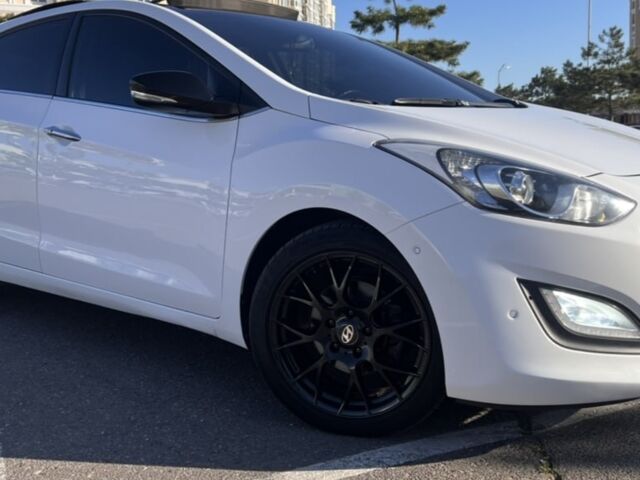 Білий Хендай i30, об'ємом двигуна 1.58 л та пробігом 0 тис. км за 11200 $, фото 2 на Automoto.ua