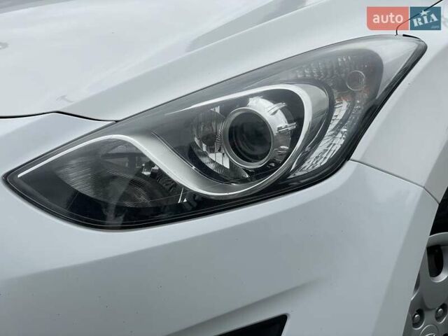 Хендай i30 2013 в Киеве на Automoto.ua Белый Хендай i30, объемом двигателя 1.4 л и пробегом 198 тыс. км за 6690 $, фото 10 на Automoto.ua