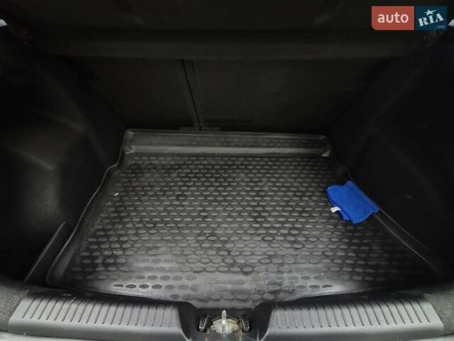 Белый Хендай i30, объемом двигателя 1.4 л и пробегом 105 тыс. км за 8400 $, фото 25 на Automoto.ua