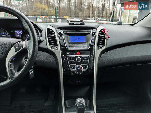 Білий Хендай i30, об'ємом двигуна 1.4 л та пробігом 105 тис. км за 8400 $, фото 22 на Automoto.ua