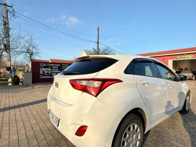 Белый Хендай i30, объемом двигателя 1.4 л и пробегом 180 тыс. км за 7500 $, фото 7 на Automoto.ua