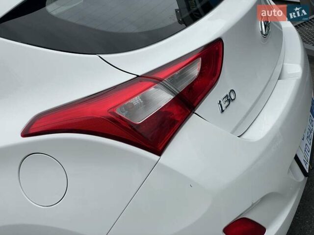Хендай i30 2013 в Киеве на Automoto.ua Белый Хендай i30, объемом двигателя 1.4 л и пробегом 198 тыс. км за 6690 $, фото 11 на Automoto.ua