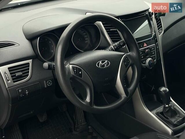 Хендай i30 2013 в Киеве на Automoto.ua Белый Хендай i30, объемом двигателя 1.4 л и пробегом 198 тыс. км за 6690 $, фото 20 на Automoto.ua