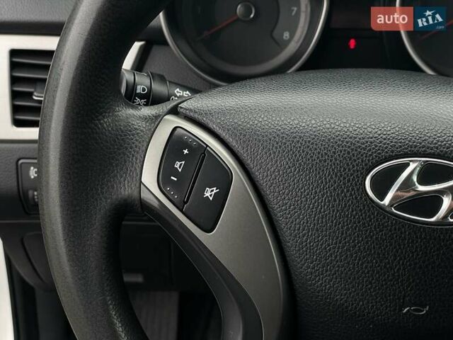 Хендай i30 2013 в Киеве на Automoto.ua Белый Хендай i30, объемом двигателя 1.4 л и пробегом 198 тыс. км за 6690 $, фото 22 на Automoto.ua