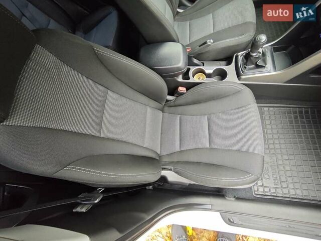 Белый Хендай i30, объемом двигателя 1.4 л и пробегом 105 тыс. км за 8400 $, фото 17 на Automoto.ua