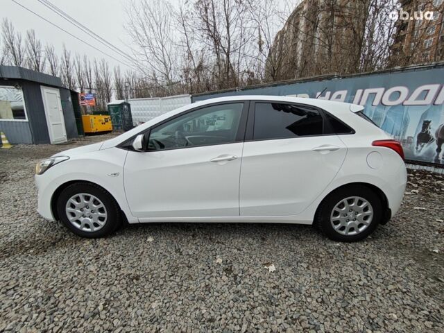 Білий Хендай i30, об'ємом двигуна 0 л та пробігом 105 тис. км за 8400 $, фото 3 на Automoto.ua