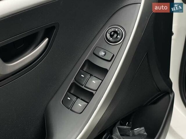 Хендай i30 2013 в Киеве на Automoto.ua Белый Хендай i30, объемом двигателя 1.4 л и пробегом 198 тыс. км за 6690 $, фото 19 на Automoto.ua